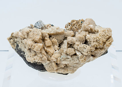 Whiteite-(CaMnMg) with Quartz, Lazulite and Siderite.