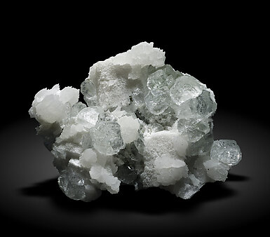 Fluorite with Pyrite, Dolomite and Calcite. Front / Photo: Joaquim Calln
