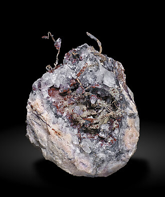 Silver with Rhodochrosite and Acanthite, Quartz, Calcite. Front / Photo: Joaquim Calln