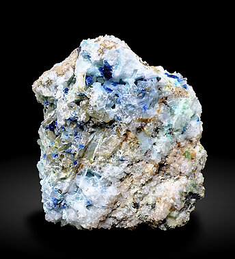 Cuprodongchuanite on Quartz with Calcite, Veszelyite and Hemimorphite. Front / Photo: Joaquim Calln