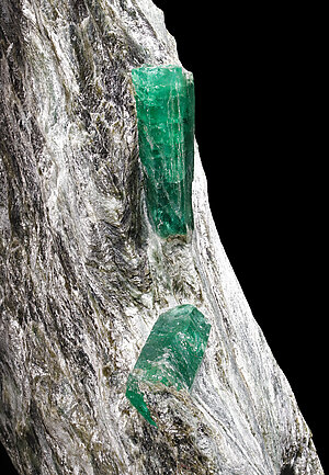 Beryl (variety emerald). Detail / Photo: Joaquim Calln