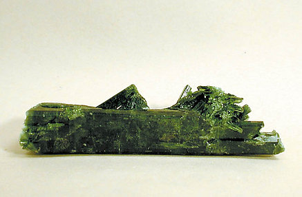 Chromium-rich Diopside. Front