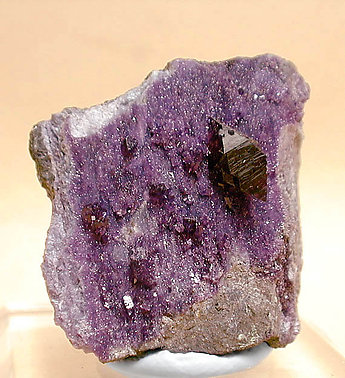 Clinochlore (variety kmmererite). 