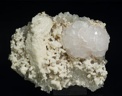 Calcite with Dolomite (perimorphose) and Quartz. Side