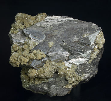 Cassiterite with Arsenopyrite, Fluorapatite, Calcite and Muscovite. Rear