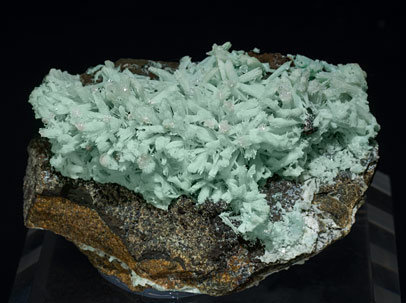 Tarbuttite with Hydroxylapatite and Hemimorphite. Front