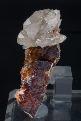 Cerussite with Baryte. Side