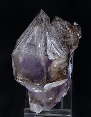 Sceptered Quartz (variety smoky  and amethyst). Side