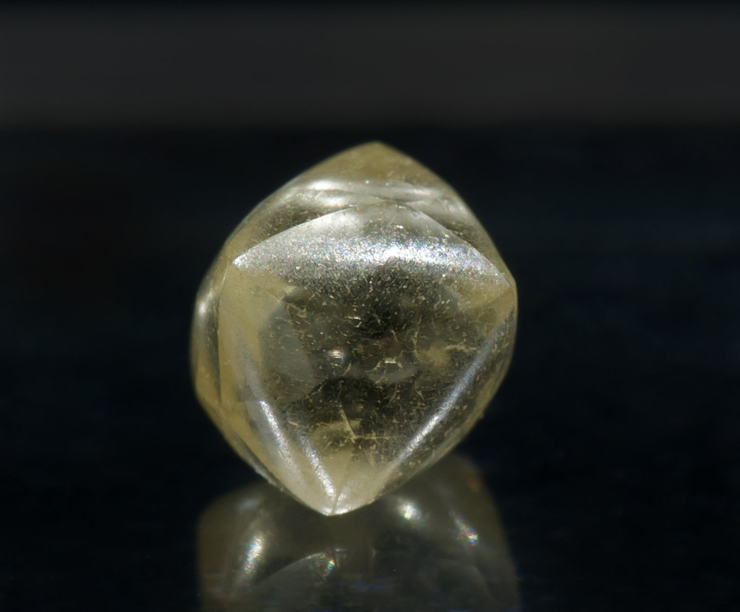 specimens/s_imagesAC5/Diamond-TA27AC5f.jpg