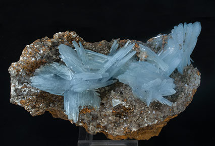 Baryte with Calcite and limonite.