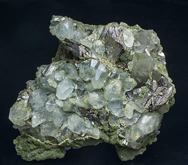 Topaz with Arsenopyrite, Cuarzo, Chlorite and Fluorite.