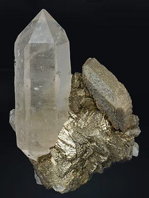 Quartz doubly terminated with Pyrite, Siderite and Chalcopyrite. Front
