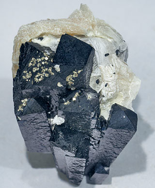 Ilvaite with Calcite and Pyrite. Top
