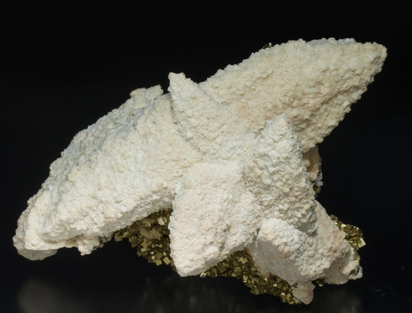 specimens/s_imagesAE3/Dolomite-SB37AE3s.jpg