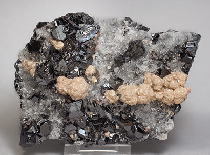 Sphalerite with Rhodochrosite, Quartz and Pyrite. 