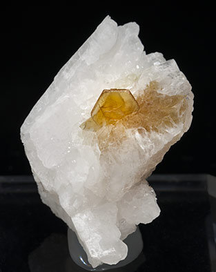 Hydroxylbstnasite-(Ce) with Calcite. 