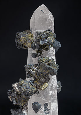 Quartz with Sphalerite and Chalcopyrite. 