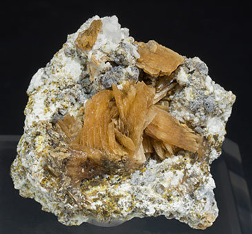 Roweite with Andradite.