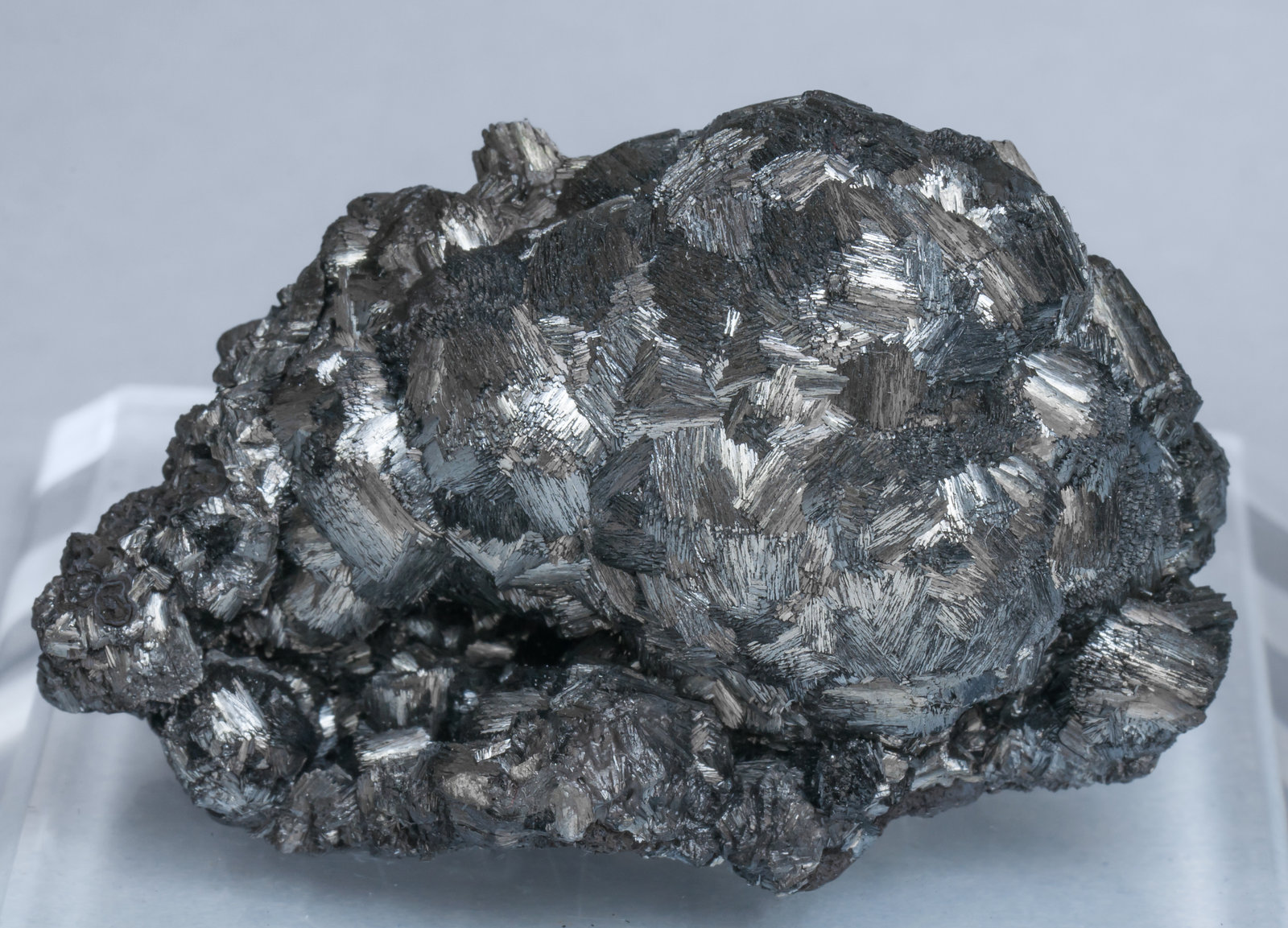 specimens/s_imagesAG5/Pyrolusite-NJ56AG5f.jpg
