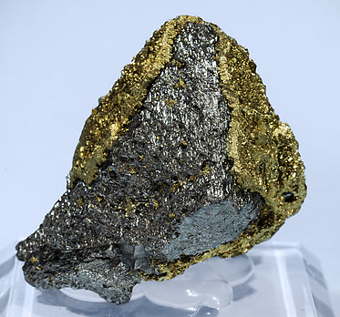 Chalcopyrite coating Tetrahedrite and with Siderite. Rear