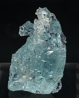 Beryl (variety aquamarine). Side