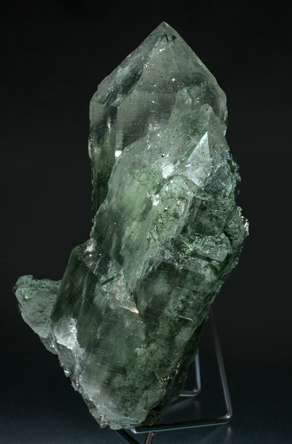 Quartz with Anatase and Chlorite inclusions. Side