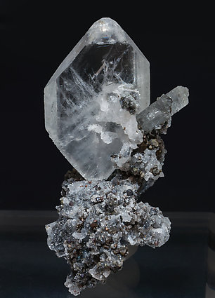 Baryte with Sphalerite and Quartz. Rear