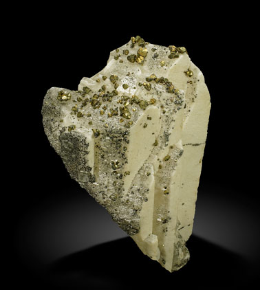 Baryte with Chalcopyrite. Side