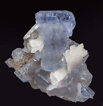 Fluorite with Baryte and inclusions. 