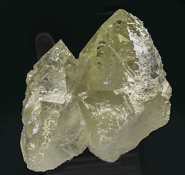 Quartz (variety citrine) with Clinozoisite-Epidote (Series) and Calcite. Rear