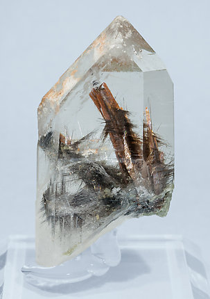 Quartz with inclusion of Brookite and Rutile. Front