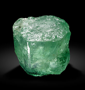 Beryl (variety emerald). Top / Photo: Joaquim Calln