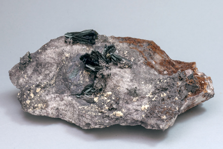 Olivenite with Quartz and Hydroniumjarosite. Side