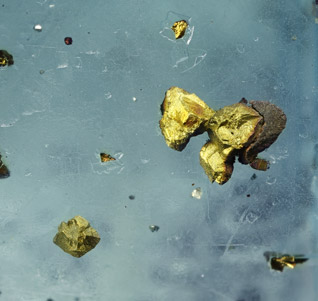 Fluorite with Chalcopyrite. Detail / Photo: Joaquim Calln