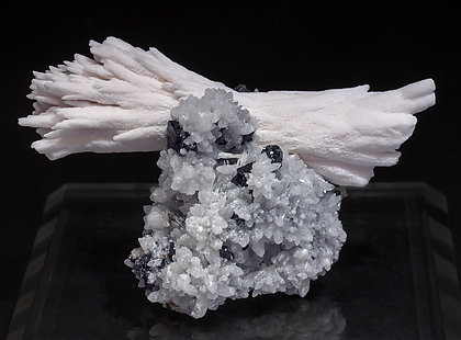 Calcite with Quartz, Sphalerite and Pyrite.