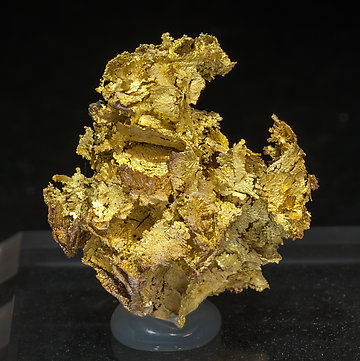 Oro (variedad electrum). Vista frontal