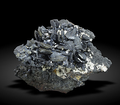 Chalcocite with Calcite. Front / Photo: Joaquim Calln