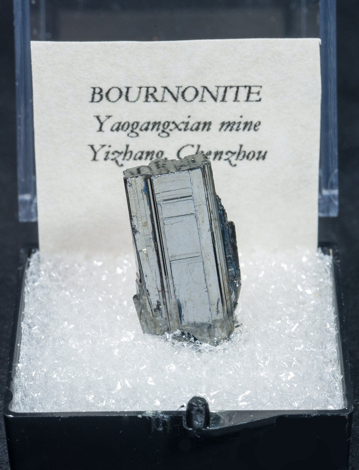 specimens/s_imagesAN1/Bournonite-TH26AN1f1.jpg