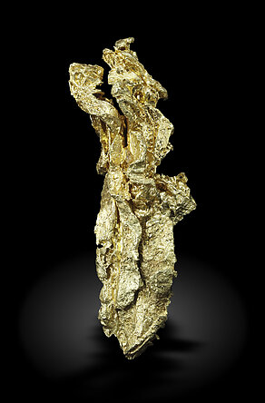Gold (spinel twin). Front / Photo: Joaquim Calln
