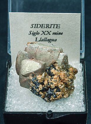 Siderite with Calcite and Sphalerite. 