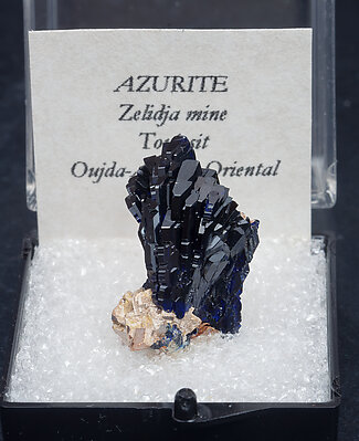 Azurita. Vista frontal
