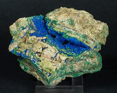 Bayldonite with Azurite and Baryte. Rear