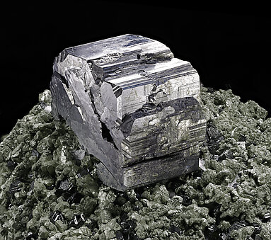 Bournonite with Pyrite, Sphalerite and Calcite. Detail / Photo: Joaquim Calln