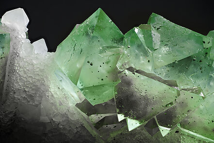 Fluorite (octahedral) with Quartz. Detail / Photo: Joaquim Calln