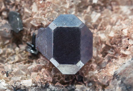 Cuprite with Calcite. Detail