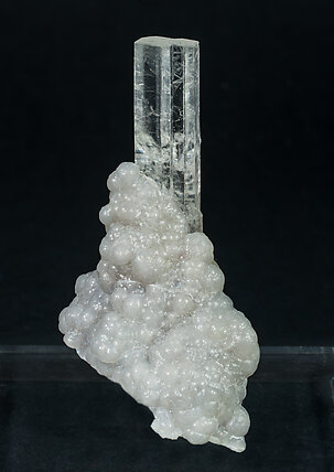Aragonite with Quartz (variety chalcedony). Front