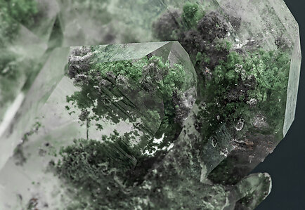 Cuarzo con inclusiones de Clorita. Vista lateral
