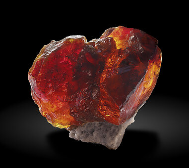 Sphalerite with Dolomite. Front with light behind / Photo: Joaquim Calln