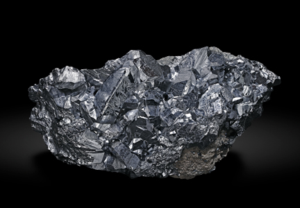 Chalcocite with Pyrite. Front / Photo: Joaquim Calln