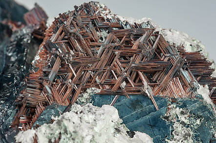 Hematite with Rutile and Mica. Detail / Photo: Joaquim Calln